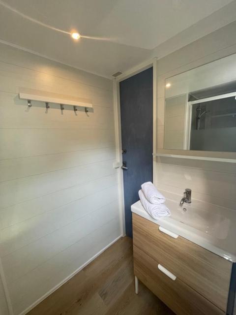 Camping Les Cigales Hotel Mandelieu La Napoule Bagian luar foto